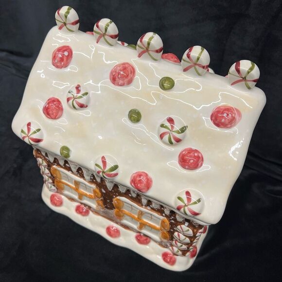 Gingerbread house cookie jar - Picture 2 of 9